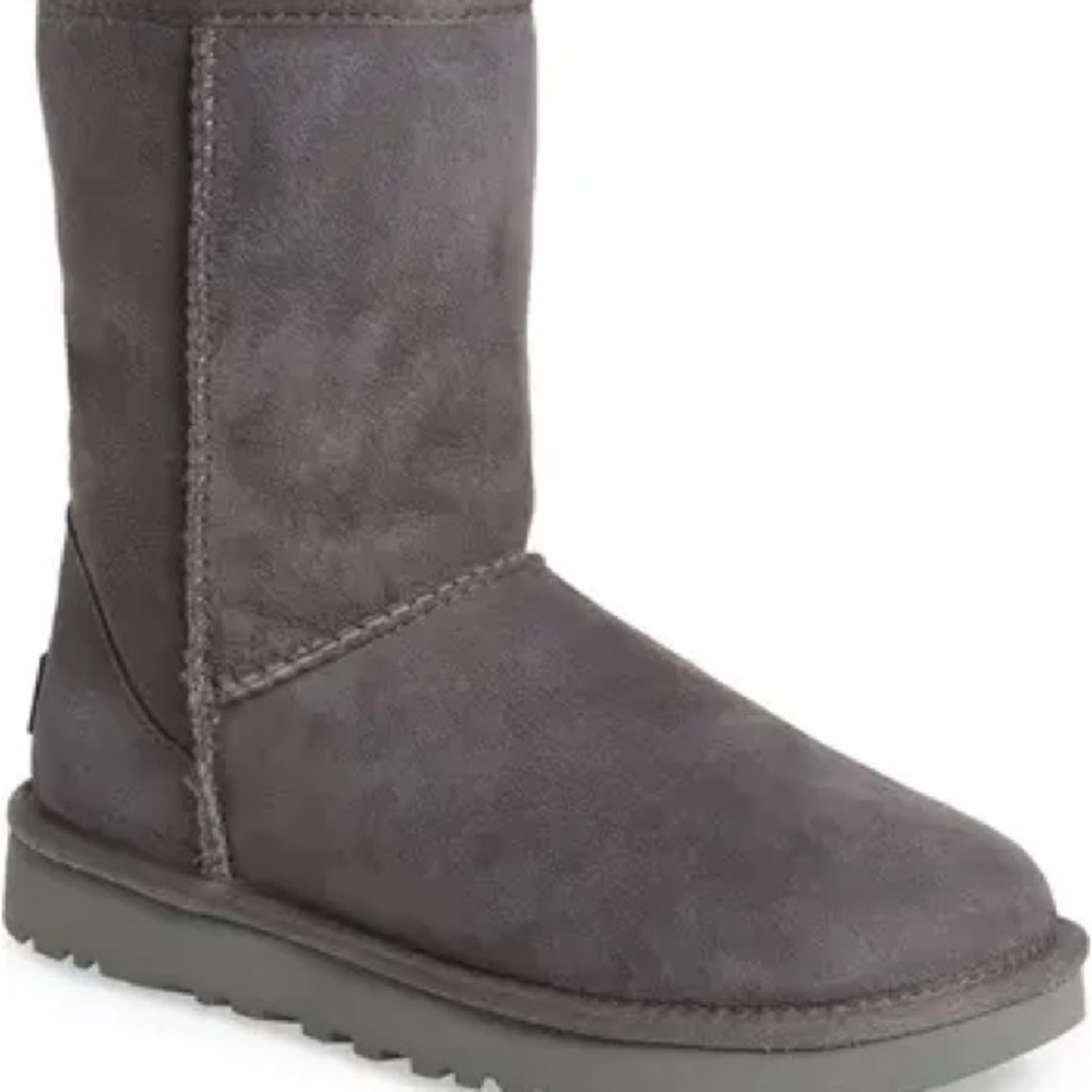 Classic II Genuine Shearling Lined Short Boot (Women)